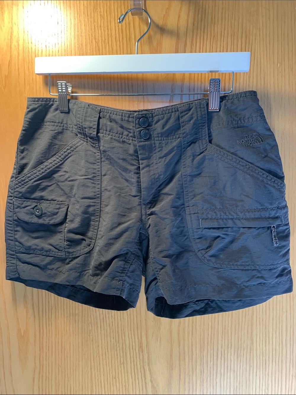The North Face Women's Black Cargo Hiking Shorts Size 8